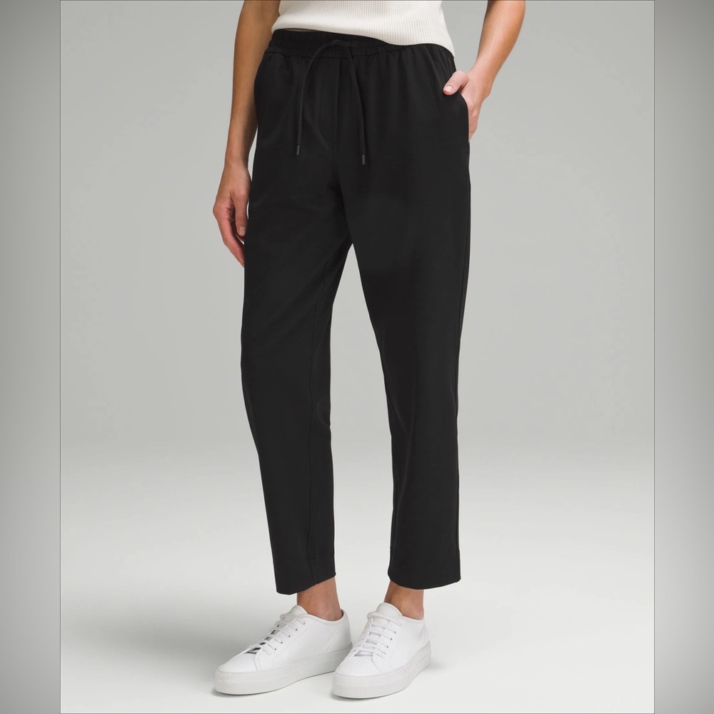 Lululemon tapered-leg Mid-Rise Pant Luxtreme in Black Size Large